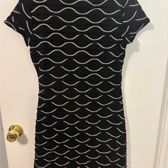 Max Studio Black Slight Ruffled Dress with White Wave Design - Picture 3 of 4